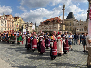 VIDEO: V Praze se představily amatérské folklorní soubory z celého světa