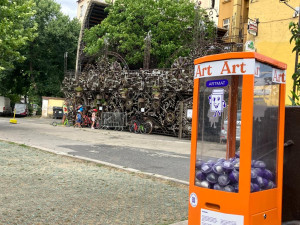 V Holešovicích je nový automat na umění. Artmaty jsou tak v Praze už na třech místech