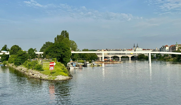 Štvanická lávka se podle Čižinského otevře už v pátek