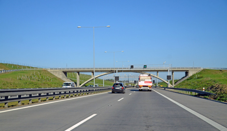 Ředitelství silnic a dálnic vykoupilo přes 85 procent pozemků na úsek Pražského okruhu od Běchovic