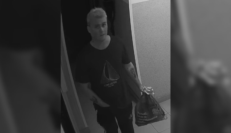 Mladík může do vězení až na pět let.