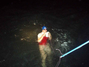 Takto ji při plavání v La Manche vyfotil tatínek.