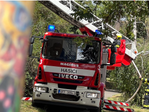 V Praze 8 způsobila nabíječka elektrokoloběžky požár, který zničil celý byt