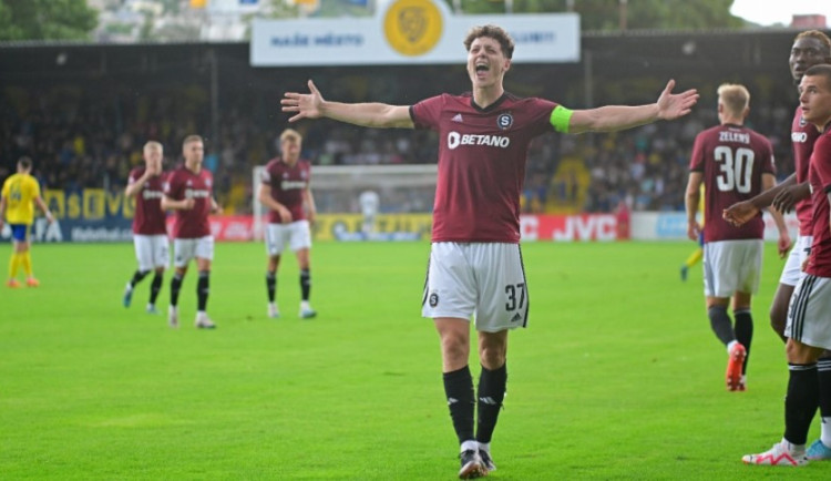 Na Ligu mistrů to stačit nebude, řekl Krejčí po penaltové výhře 1:0 ve Zlíně