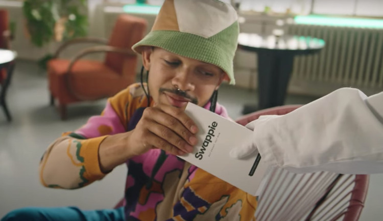 Ben Cristovao podporuje myšlenku repasování telefonů