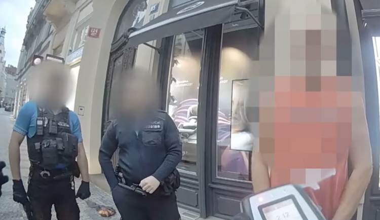 Muži naměřili přes dvě promile.