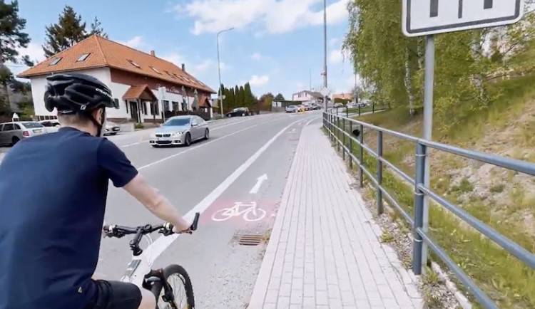 Veřejnost často netuší, jak se liší vyhrazené jízdní pruhy pro cyklisty. Změnit by to mohla výuka cyklistické infrastruktury v autoškolách