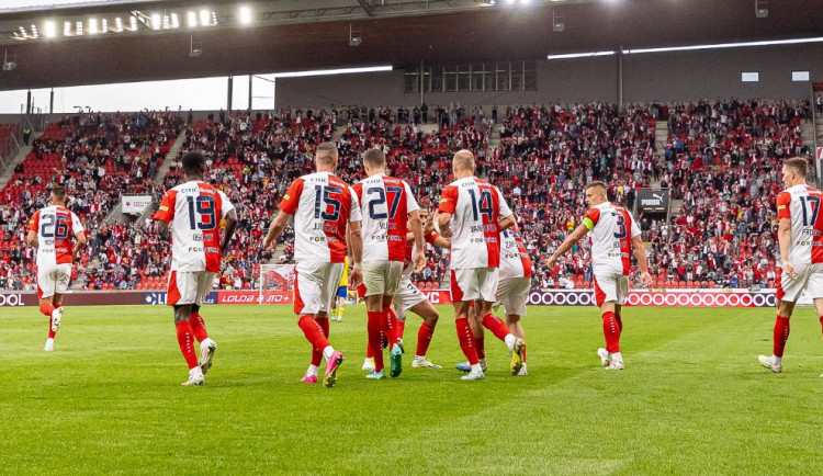 Slavia vyhrála nad Zlínem 2:1 a se Spartou zůstávají jedinými týmy bez ztráty bodu