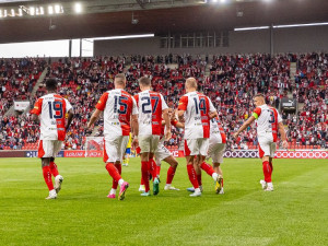 Slavia vyhrála nad Zlínem 2:1 a se Spartou zůstávají jedinými týmy bez ztráty bodu