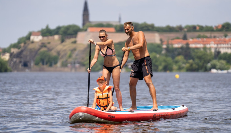 Relax uprostřed týdne kousek od centra Prahy. Žluté lázně vás přenesou na pláž