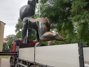 Mimina na Kampě dočasně „popolezla“. Přes Skautským institutem budou do října