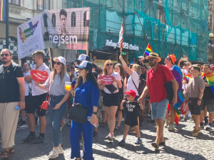 VIDEO: Pochod hrdosti Prague Pride se vydal na trasu z Václavského náměstí na Letnou