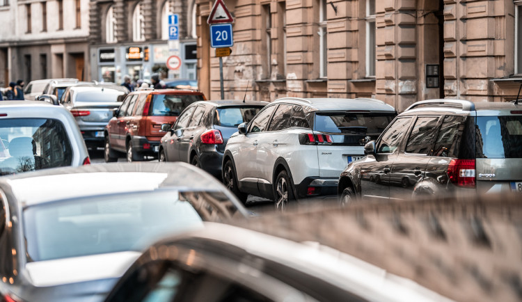 V Praze se loni zvýšil počet aut o 40 tisíc zhruba na 1,26 milionu vozů