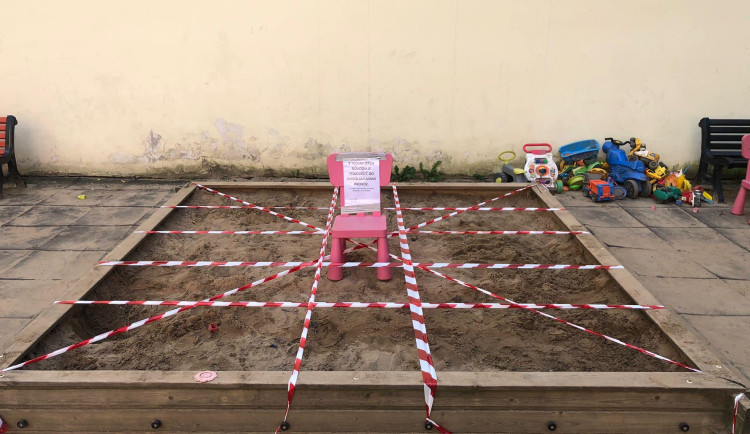 Radnice Prahy 1 preventivně uzavřela všechny pískoviště