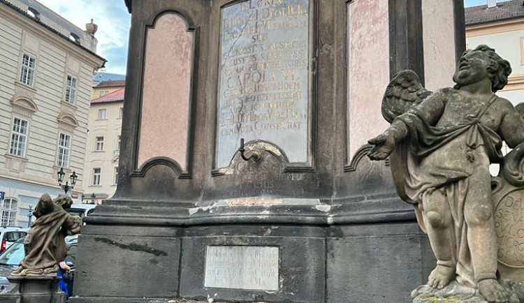 Nejvíc to odnesla socha svatého Václava.