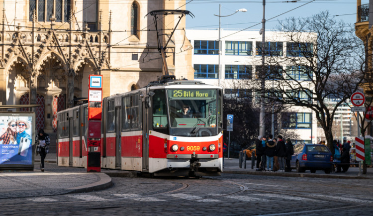 Od pondělí nepojedou dva týdny tramvaje na Bílé Hoře a v Poděbradské ulici