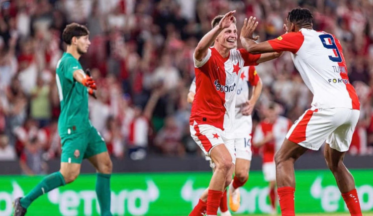 Fotbalisté Slavie udolali na úvod 4. předkola EL Luhansk 2:0, Sparta v Záhřebu s Dinamem prohrála 1:3