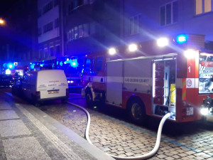 Noční požár v Praze si vyžádal milionovou škodu