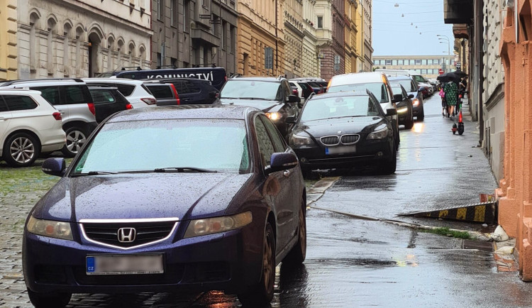 Praha 7 kvůli bezpečnosti zřizuje školní ulice. Ráno tam zakáže vjezd motorových vozidel
