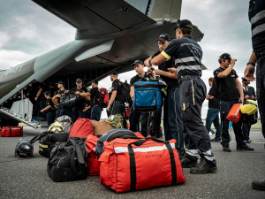 Do Řecka vyrazila další skupina hasičů. Ta předchozí se po 10 dnech vrátila