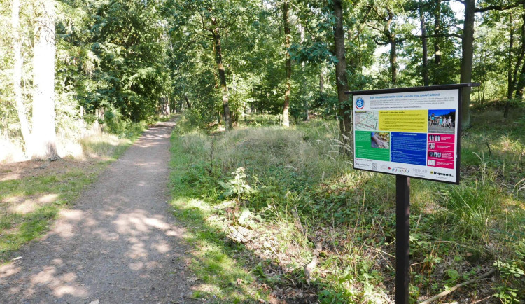 V pražských Klánovicích se v neděli otevře první bosá trasa