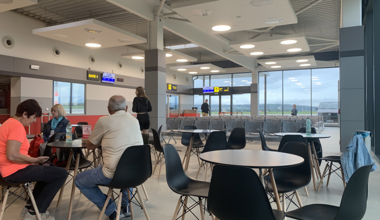 Občerstvení na letišti provozuje krajský zastupitel. Příští rok bude nejspíš soutěž