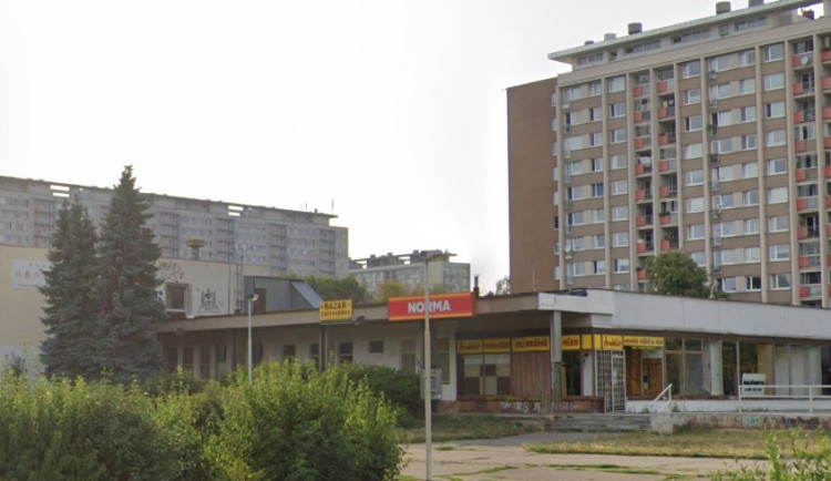 Developer chce zbourat okrskové centrum na sídlišti v Ďáblicích. Radnice nesouhlasí