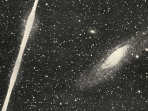 Nejslavnější česká fotografie vesmíru vznikla před sto lety, kouzlo dodal snímku prolétající bolid