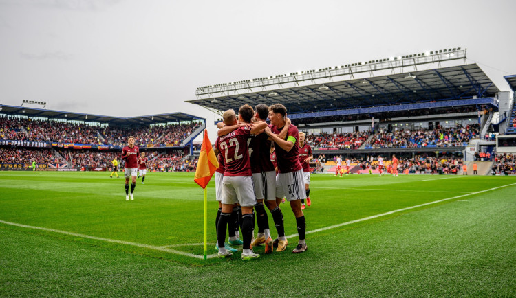 Pražská Slavia si zahraje na hřišti Hanácké Slavie, Sparta v Líšni