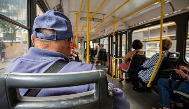 Mezi Florou a náměstím Míru nepojedou tramvaje. Omezení se dotkne i řidičů aut