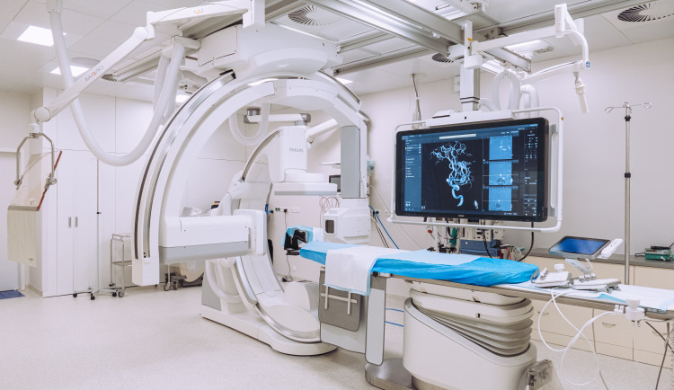 Nový přístroj dokáže urychlit léčbu cévních mozkových příhod