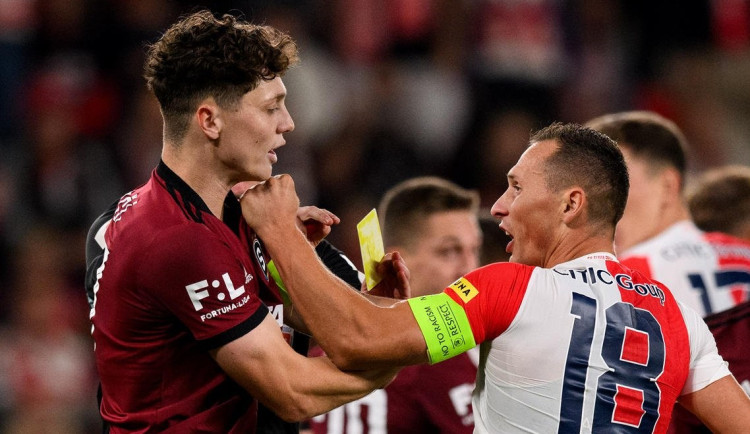 KOMENTÁŘ: Derby? Dva kroky zpět pro český fotbal