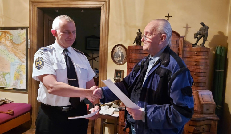 Zemřel jeden z nejstarších pražských hasičů, sloužil přes čtyřicet let