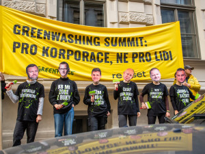 Ekologičtí aktivisté v Praze protestovali kvůli energeticko-klimatickému plánu