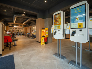 McDonald’s nově otevřel na Bělehradské  