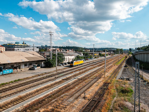 Lávku spojující Smíchov s Radlickou odstraní. Náhradní nebude a novou plánují až za pět let