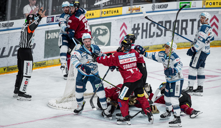 Hokejisté Sparty podlehli doma Kometě 0:2 a poprvé v sezoně prohráli