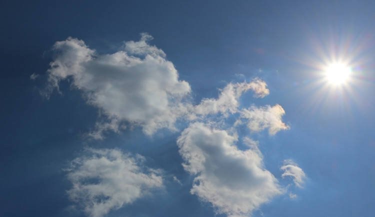 Teplý začátek týdne v Karlovarském kraji. Bude až 26 stupňů Celsia