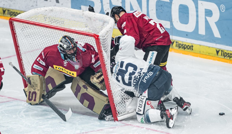 Sparta je zpátky v čele extraligy. Doma porazila Vítkovice 3:2