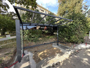 V pořadí sedmi stý přístřešek instalovali na zastávce Bělocerkevská.