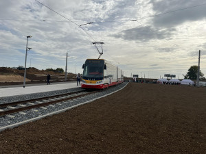 Lidé se nově svezou tramvajemi číslo 4 a 5 z Barrandova až do Slivence