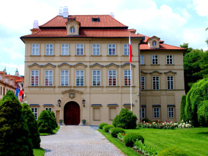 Poláci od rána volí, zájem na ambasádě v Praze je velký