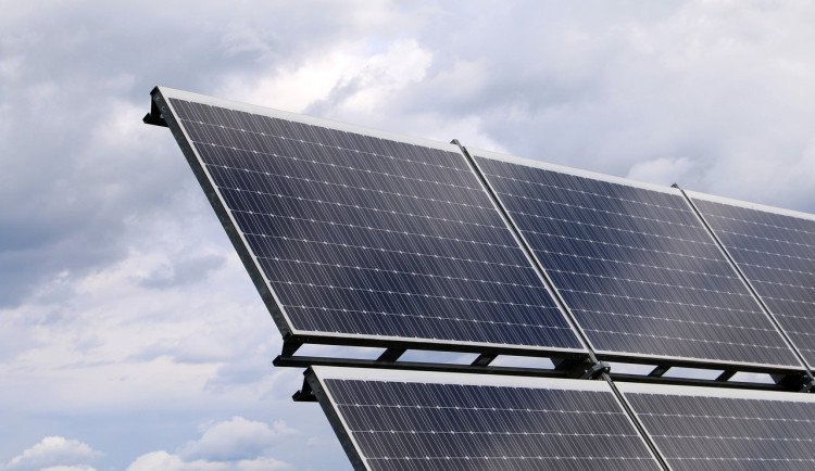 V prostorách odkaliště u Mydlovar by mohla vzniknout fotovoltaická elektrárna