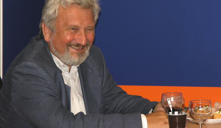 Cimický, obviněný ze čtyř znásilnění, je ve vážném stavu v nemocnici. Měl se předávkovat léky