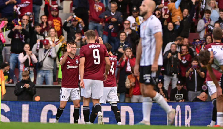 Sparta doma suverénně porazila České Budějovice 4:0 a stále vede ligu
