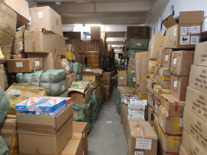 VIDEO: Celníci v Sapě objevili falešné zboží za miliony. Padělají i elektronické cigarety i hračky