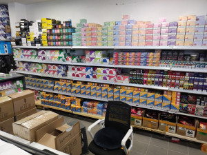 VIDEO: Celníci v Sapě objevili falešné zboží za miliony. Padělají i elektronické cigarety i hračky