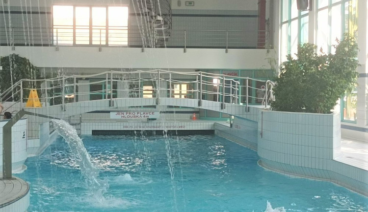 Hradecké aquacentrum chystá relaxační večer, bude tu barmanská show i masáže