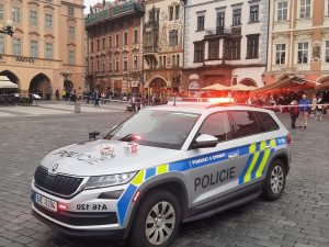 Policie kvůli nálezu podezřelého zavazadla uzavřela část Staroměstského náměstí
