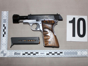 VIDEO: Gang cizinců si pronajímal byty na dobrých adresách, pěstoval v nich konopí